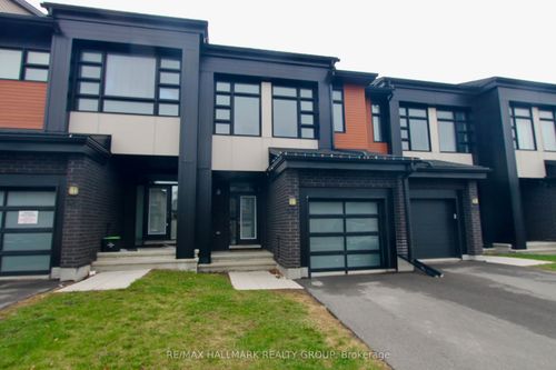 527 Triangle St, Stittsville, ON, K2V0M7 | Card Image