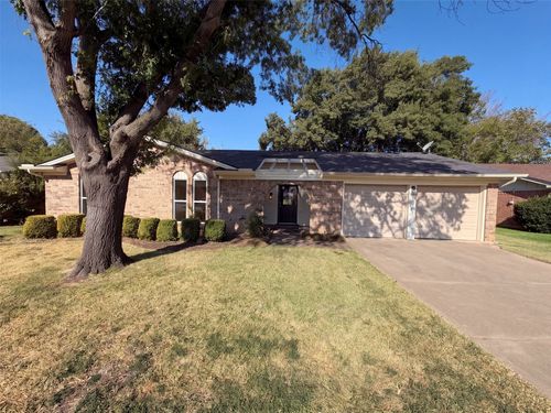 2209 Mountainview Drive, Hurst, TX, 76054 | Card Image