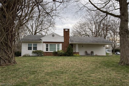 940 Treelane Dr, Ashtabula, OH, 44004-2272 | Card Image