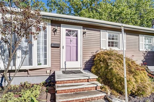 6465 Claudia Dr, Brook Park, OH, 44142-3459 | Card Image