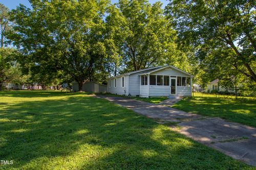 803 Hare St, Selma, NC, 27576-2389 | Card Image