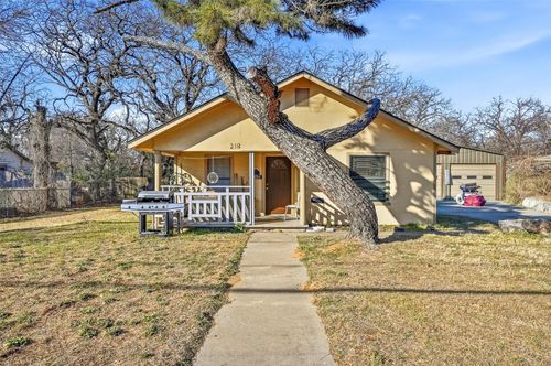 2113 Harris Ln, Haltom City, TX, 76117-4944 | Card Image