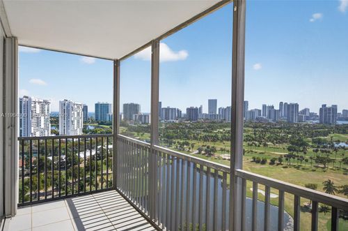 apt-2234-20379 W Country Club Dr, Aventura, FL, 33180-1629 | Card Image