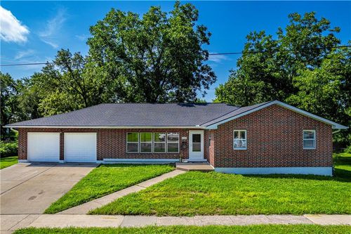 111 W 16th St, Higginsville, MO, 64037-1305 | Card Image