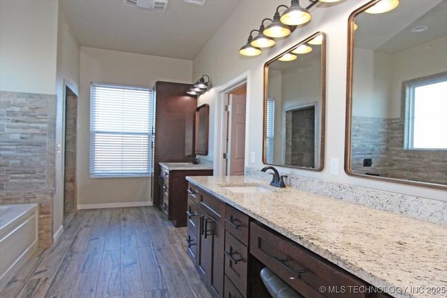 399344 1425 Dr, House other with 4 bedrooms, 3 bathrooms and null parking in Dewey OK | Image 18