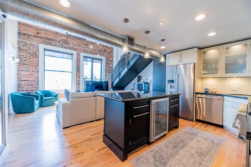 unit-9k-915 Franklin St, Houston, TX, 77002-1733 | Card Image