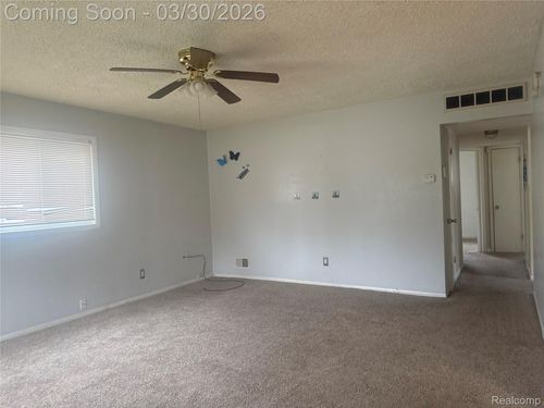 6475 N Highland St, Dearborn Heights, MI, 48127-2202 | Card Image