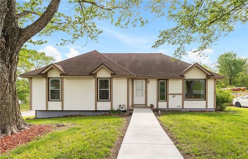 900 Summit Rd, Knob Noster, MO, 65336-1597 | Card Image