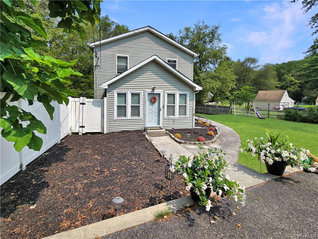 Horns Park Rd, Hyde Park, NY 12538