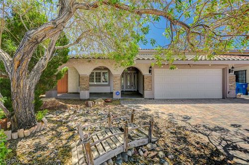 3880 Leisure Ln, Las Vegas, NV, 89103-2337 | Card Image