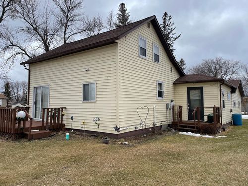 201 4th Street W, Lancaster, MN, 56735 | Card Image