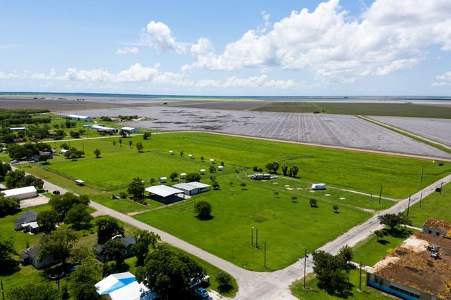 704 Hwy 239, Home with 0 bedrooms, 0 bathrooms and null parking in Austwell TX | Image 15
