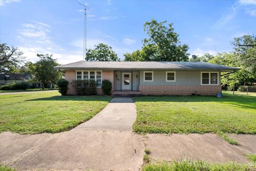 308 N 4th St, Wortham, TX, 76693-4614 | Card Image