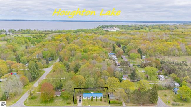 299 Cloverleaf Ln, House other with 3 bedrooms, 2 bathrooms and null parking in Houghton Lake MI | Image 5