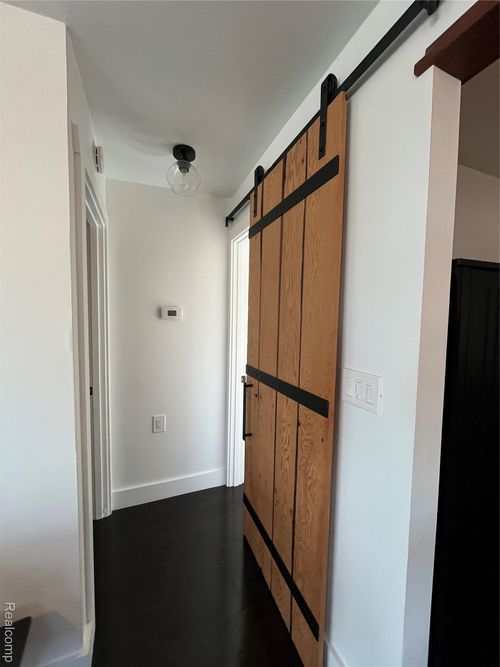 35754 Erie Dr, Rockwood, MI, 48173-9675 | Card Image