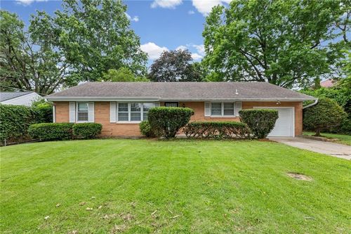 909 Lexington Ave, Independence, MO, 64050-3052 | Card Image