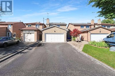 98 Upton Cres, House other with 3 bedrooms, 3 bathrooms and 6 parking in Markham ON | Image 1