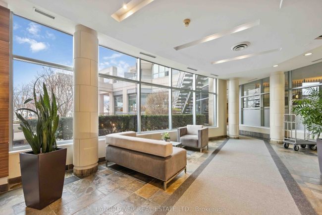 1017 - 230 Queens Quay W, Condo with 2 bedrooms, 1 bathrooms and null parking in Toronto ON | Image 33