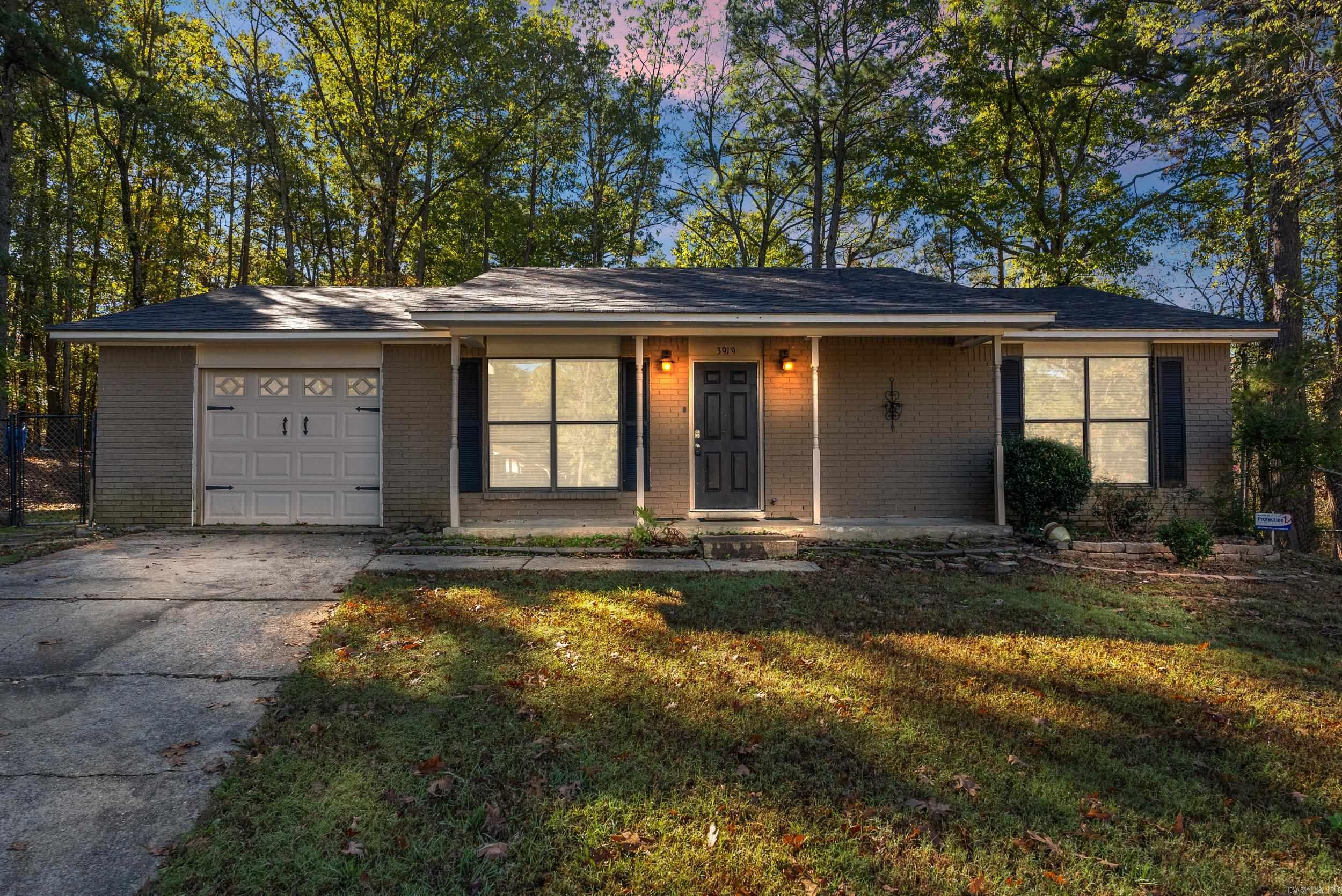 Saint James Ct, Little Rock, AR 72204
