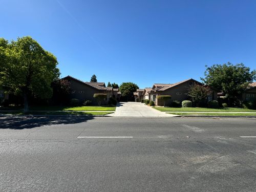 unit-102-4703 W Clinton Ave, Fresno, CA, 93722-8104 | Card Image