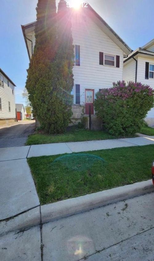 7547 22nd Avenue, Kenosha, WI, 53143 | Card Image