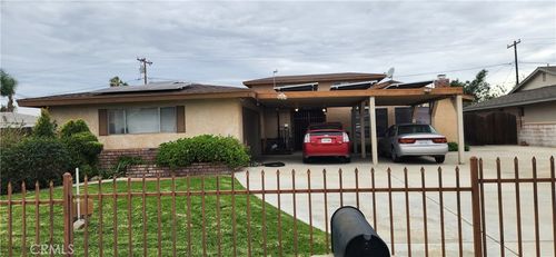 9850 Lombardy Ave, Bloomington, CA, 92316-1621 | Card Image