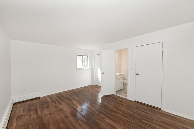 APT-1 - 8 Harbor Hill Rd, Home with 3 bedrooms, 2 bathrooms and null parking in Glen Cove NY | Image 12