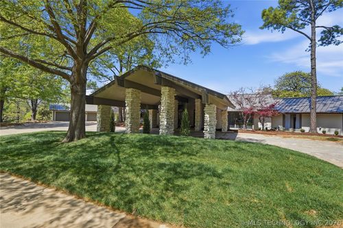 3215 E 65th St, Tulsa, OK, 74136-1226 | Card Image