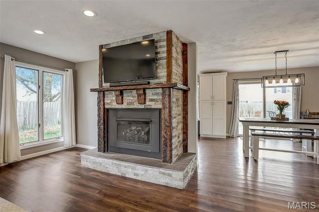 1051 Saint Clair St, House other with 3 bedrooms, 2 bathrooms and 2 parking in Carlyle IL | Image 9