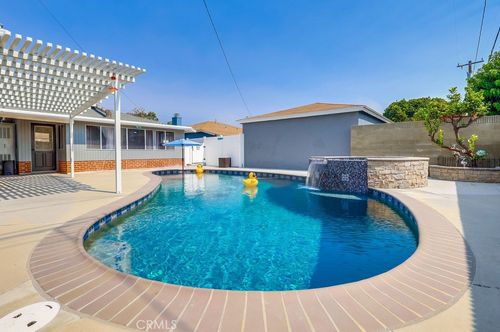2724 Rutgers Ave, Long Beach, CA, 90815-1227 | Card Image