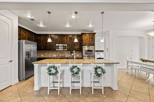 617 Wellington Drive, Roanoke, TX, 76262 | Card Image