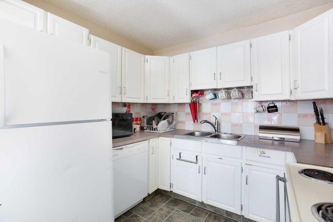 647 Whiteridge Way Ne, Home with 5 bedrooms, 2 bathrooms and 2 parking in Calgary AB | Image 8
