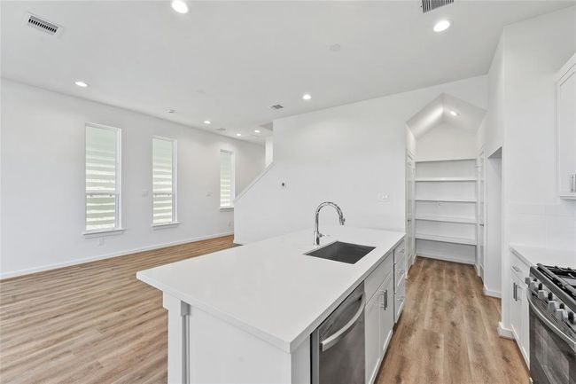 *Photos of similar plan with finish package 2 | Image 10