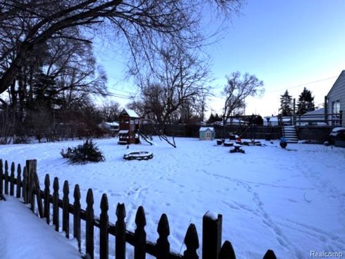 1122 Lynsue Ln, Waterford, MI, 48327-2453 | Card Image