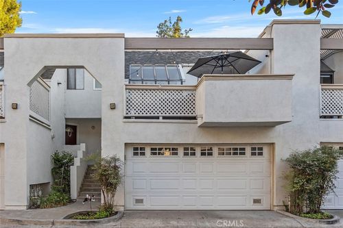 32-5846 Creekside, Irvine, CA, 92603 | Card Image