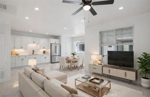 301-8153 Banana Ave, Fontana, CA, 92335-0015 | Card Image