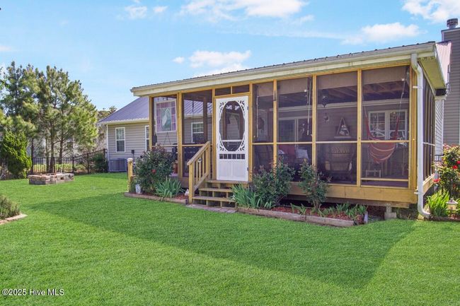 121 Lawndale Ln, House other with 3 bedrooms, 2 bathrooms and 2 parking in Sneads Ferry NC | Image 38