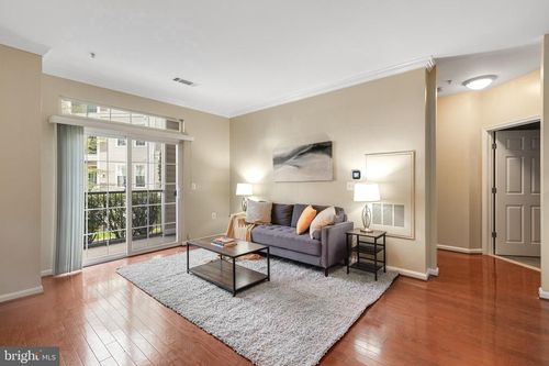 104-2465 Army Navy Dr, ARLINGTON, VA, 22206-2981 | Card Image