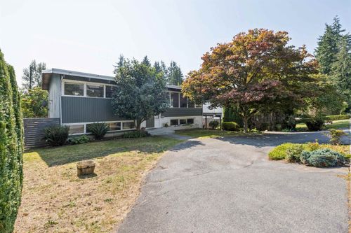 1023 Arlington Cres, North Vancouver, BC, V7R1K8 | Card Image