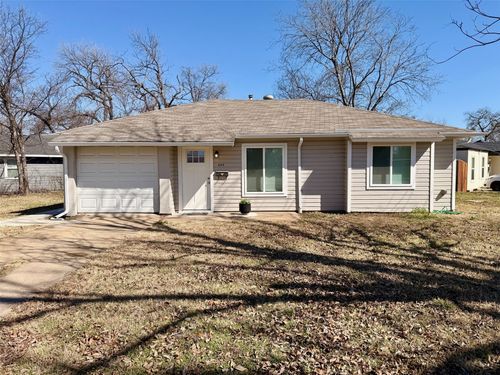 809 Shawnee Trce, Grand Prairie, TX, 75051-2938 | Card Image