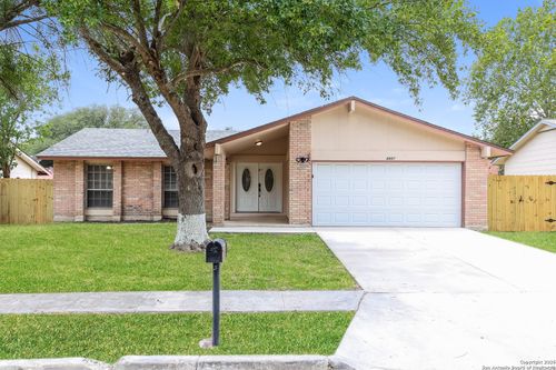 8807 Glen Shadow, San Antonio, TX, 78239-3056 | Card Image