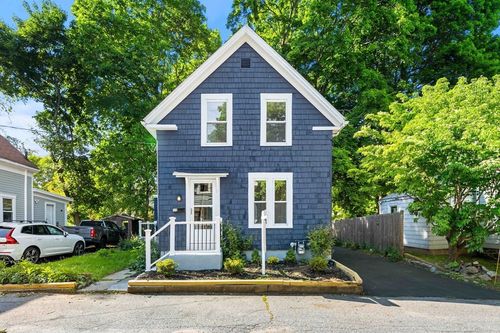 11 Central St, Merrimac, MA, 01860-1918 | Card Image