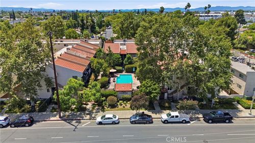 54-7439 Woodman Ave, Van Nuys, CA, 91405-1576 | Card Image