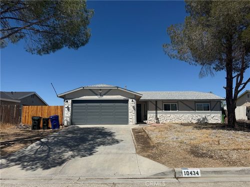 10434 Buckboard Cir, Adelanto, CA, 92301-2207 | Card Image