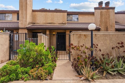 14401 Plummer St, Panorama City, CA, 91402-1135 | Card Image