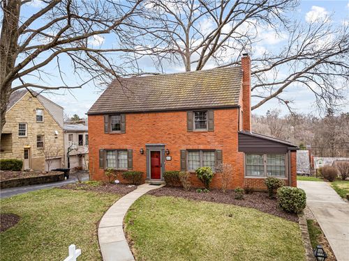 201 Vernon Dr, Mt. Lebanon, PA, 15228-1114 | Card Image