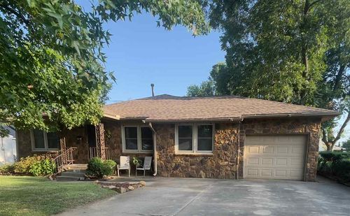 1113 E 6th St, Cushing, OK, 74023-4521 | Card Image