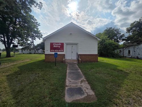 1005 N Porter St, Stuttgart, AR, 72160-2837 | Card Image