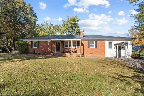 612 Reeder Rd, Seagrove, NC, 27341-7472 | Card Image