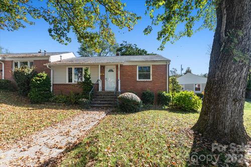 27 Trowbridge Ln, Brevard, NC, 28712-4583 | Card Image